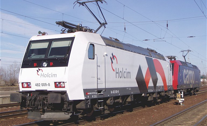 www.lctm.info Real y Modelo TRAXX Re482 009-8 www.lctm.info Real y Modelo TRAXX Re482 009-8